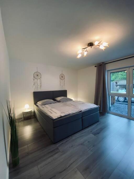 Grosse Moderne Ferienwohnung Auch Als Monteur Unterkunft Nutzbar, In Stolberg - Vicht Exterior foto